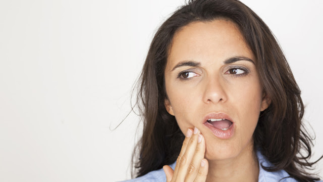 WHAT ARE THE HOME REMEDIES YOU CAN USE FOR A TOOTHACHE?